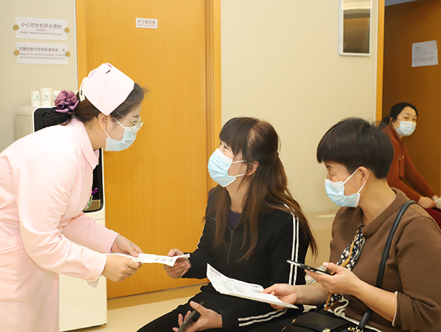 4慈銘體檢美小護們服務打工媽媽.jpg 4慈銘體檢美小護們服務打工媽媽.jpg